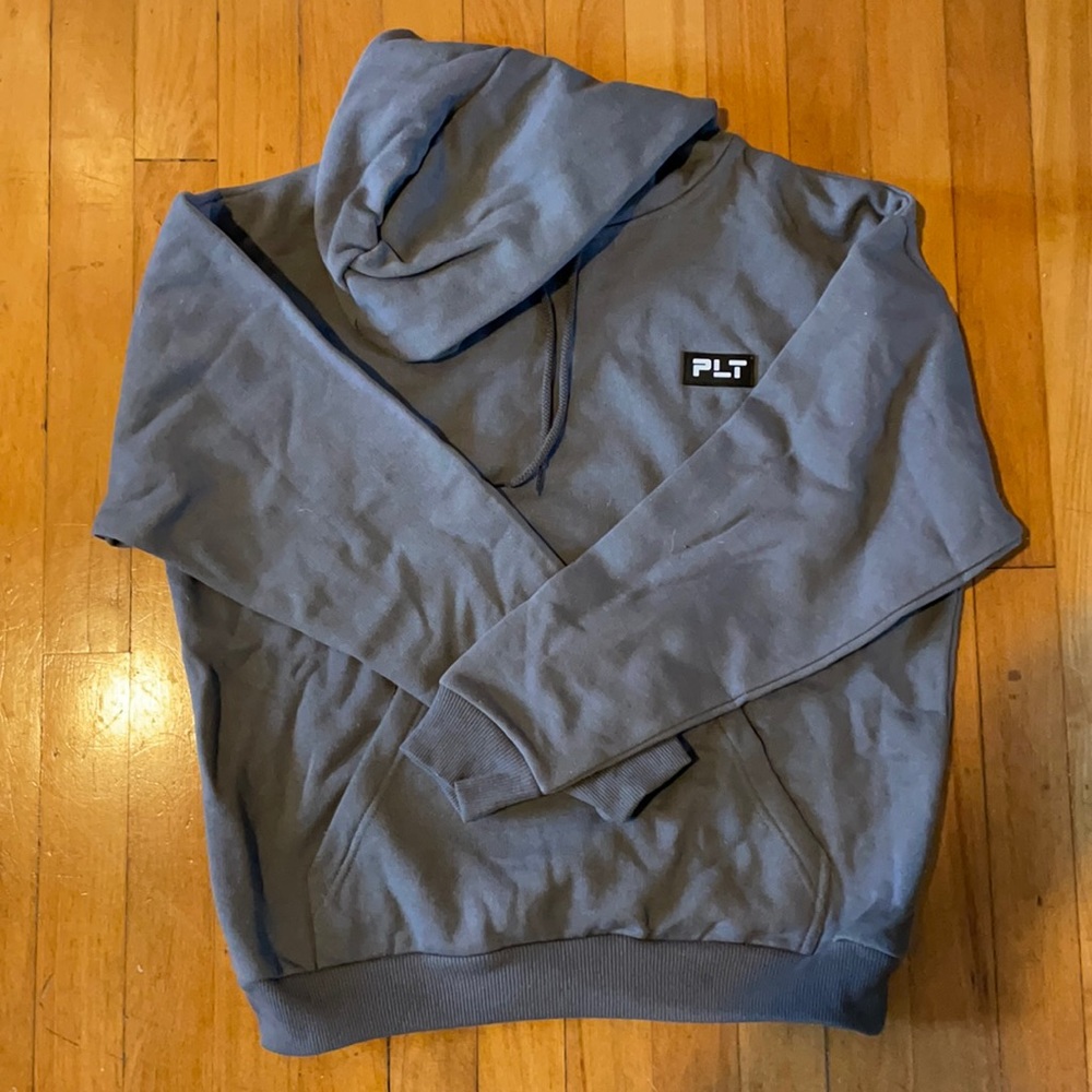 Sweatsuit (sweatshirt and sweatpants)